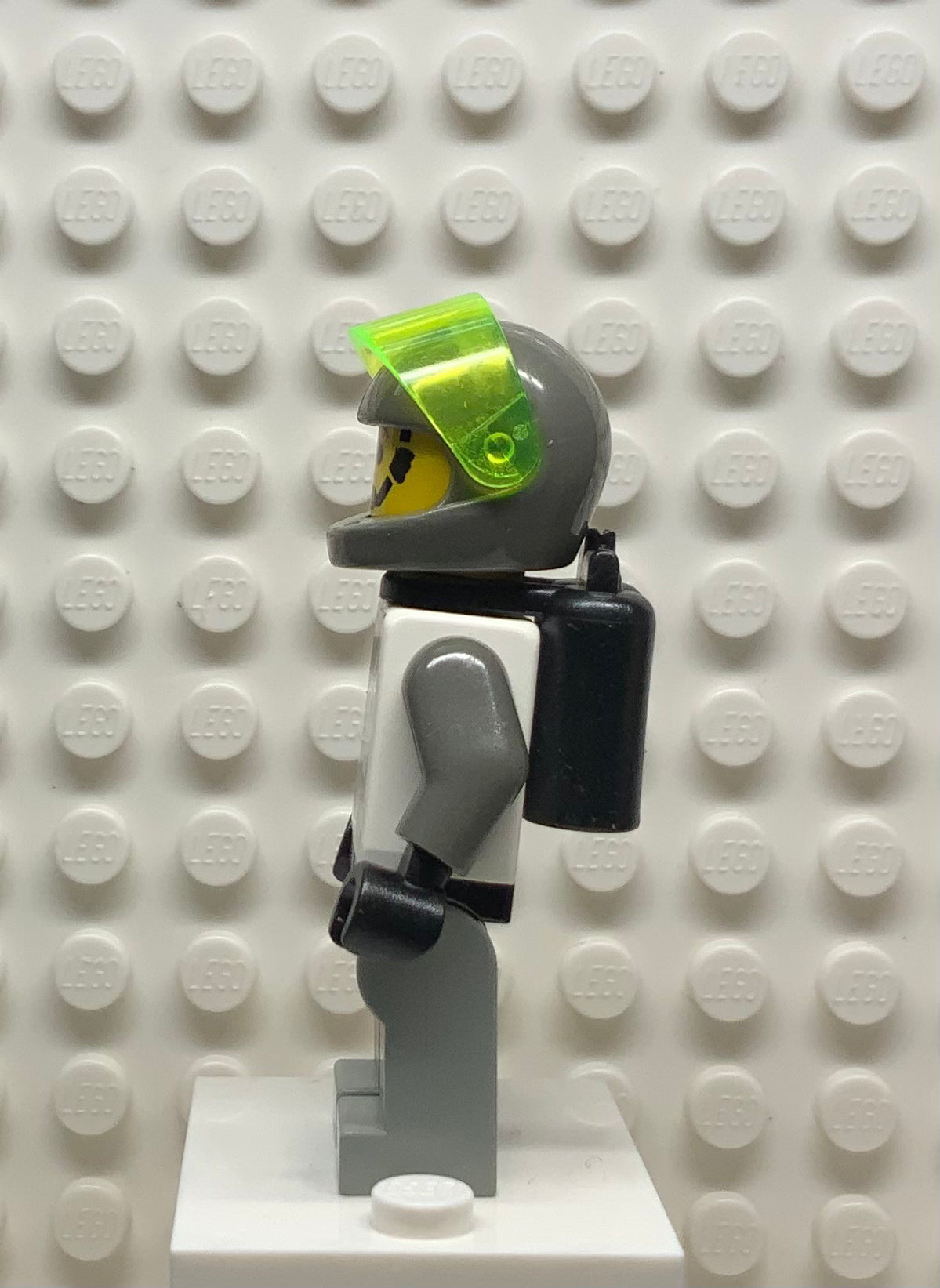 Exploriens, Dark Gray Helmet and Radio Torso, sp008