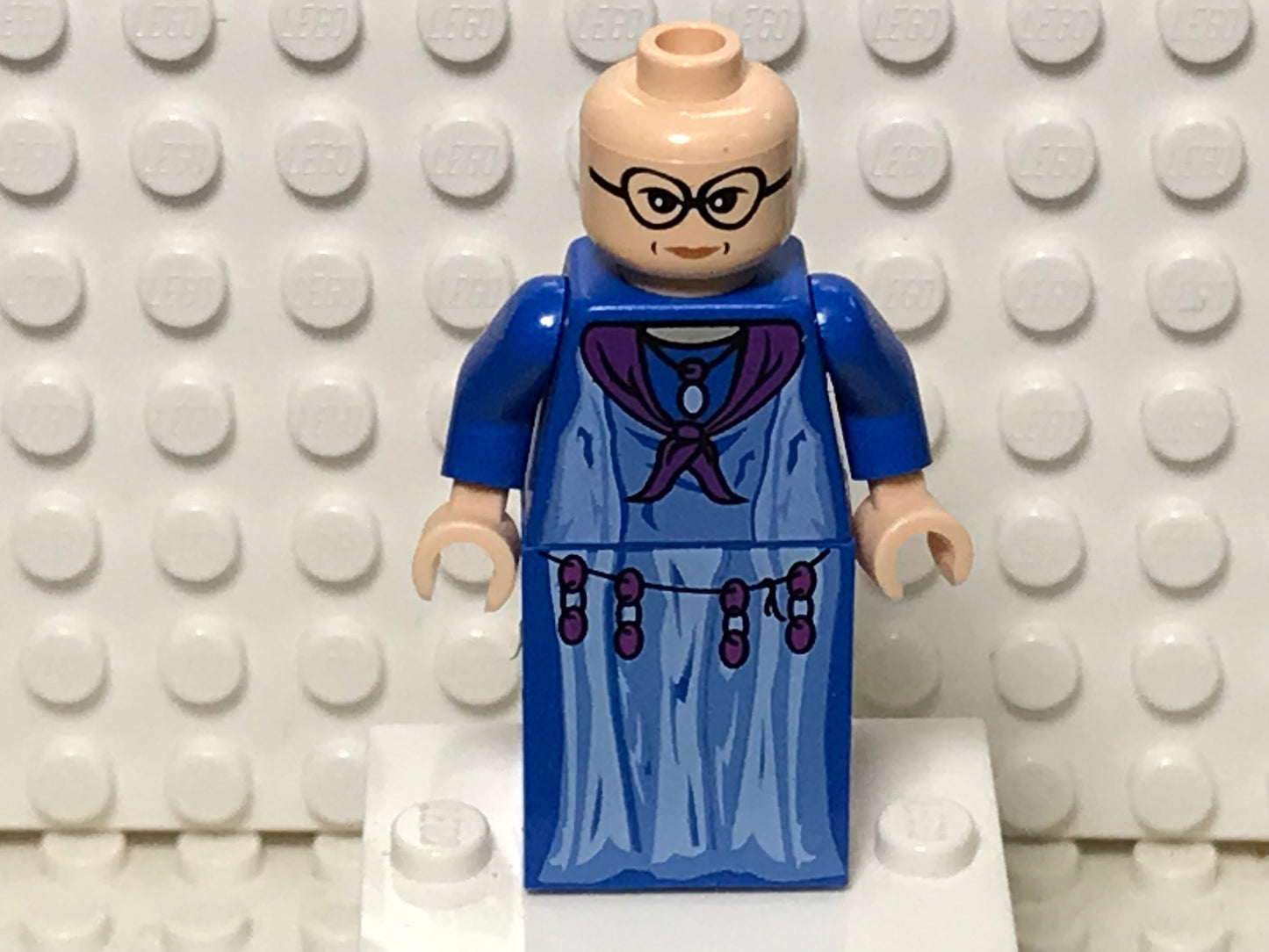 Professor Sybill Trelawney, hp049