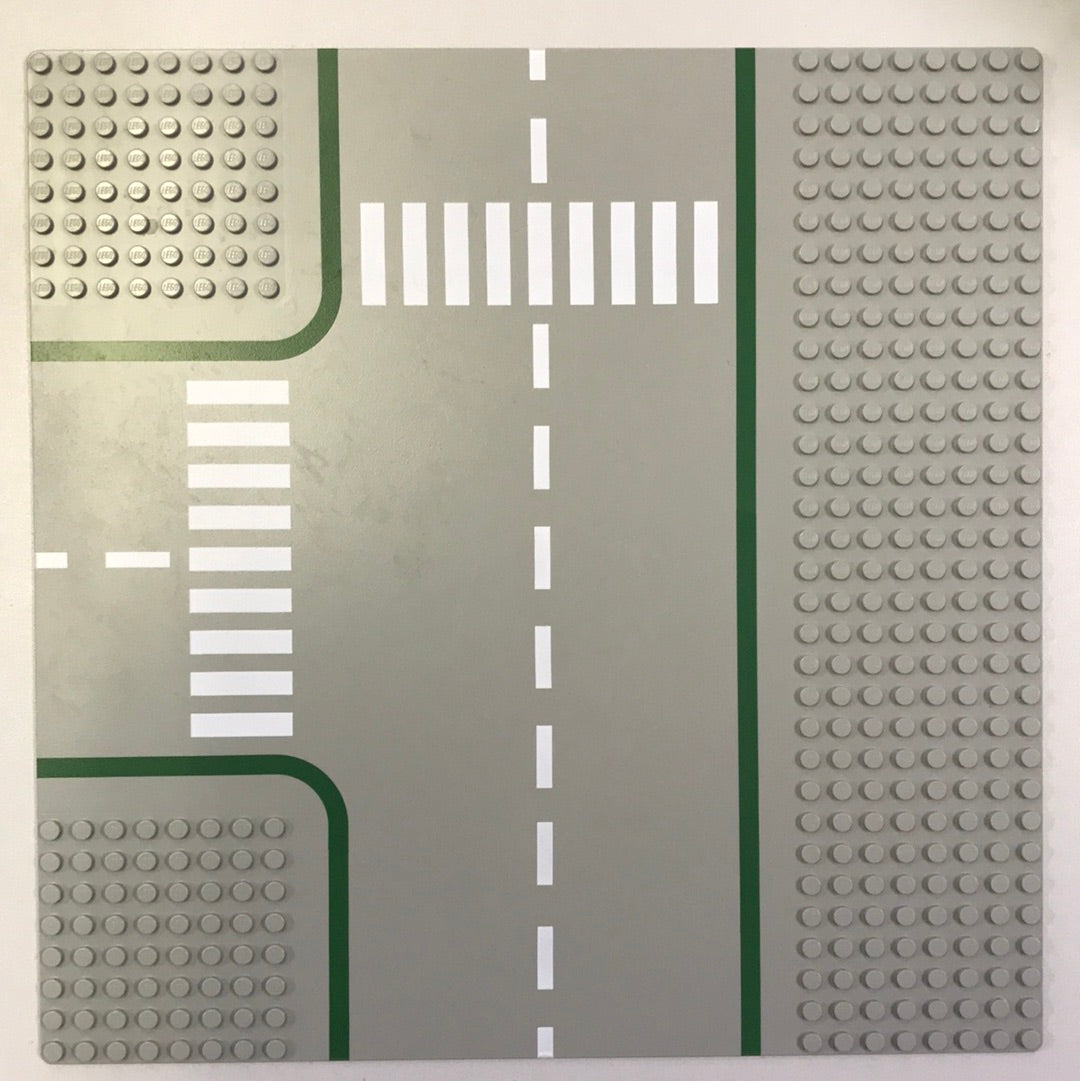 32x32 Road Baseplate 8-Stud T Intersection with Road Pattern, Part# 612p01 in Light Gray
