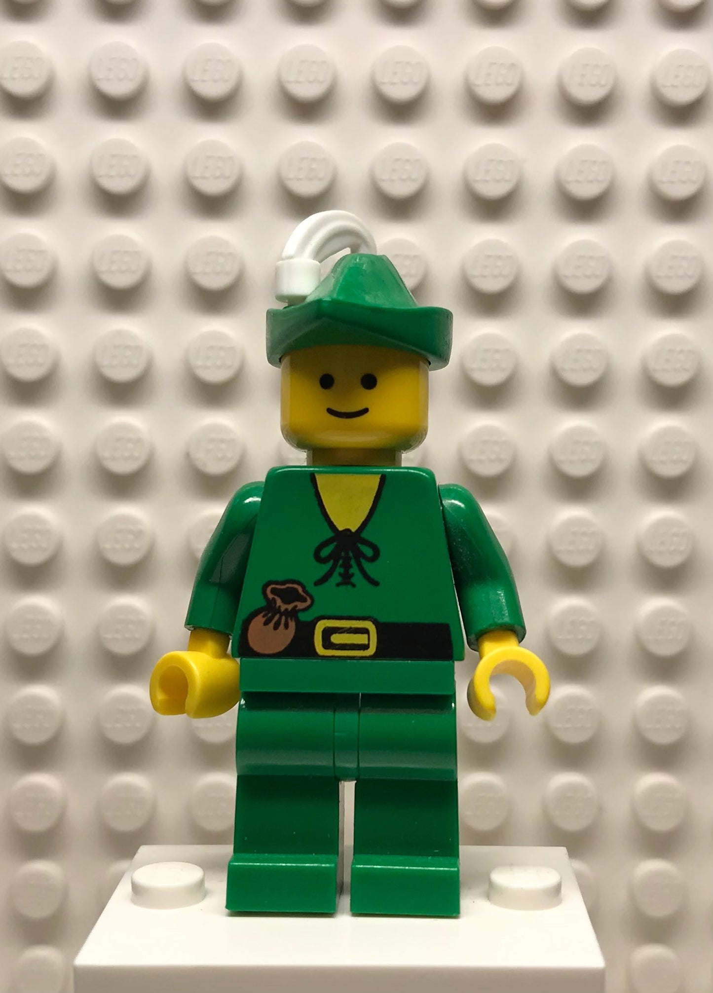 Forestman, Pouch, Green Hat, White Feather, cas124
