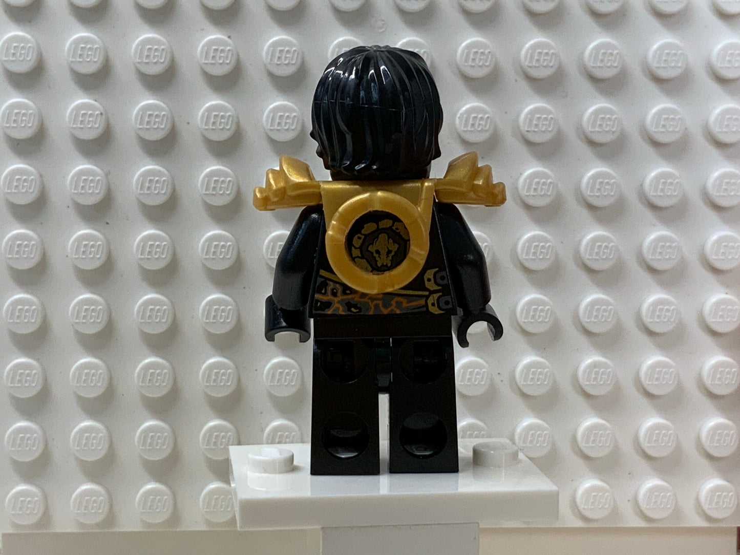 Cole - Rebooted with Armor and Hair, njo0270 - LEGO® Ninjago Minifigure