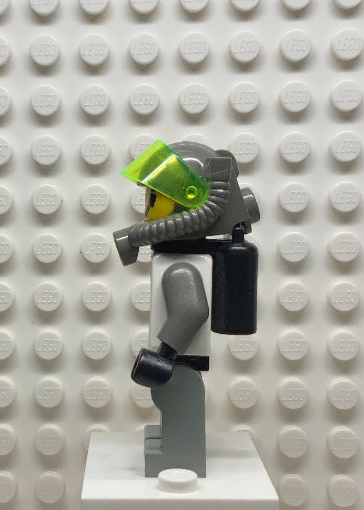 Exploriens, Helmet with Breathing Apparatus and Hose Torso, sp012