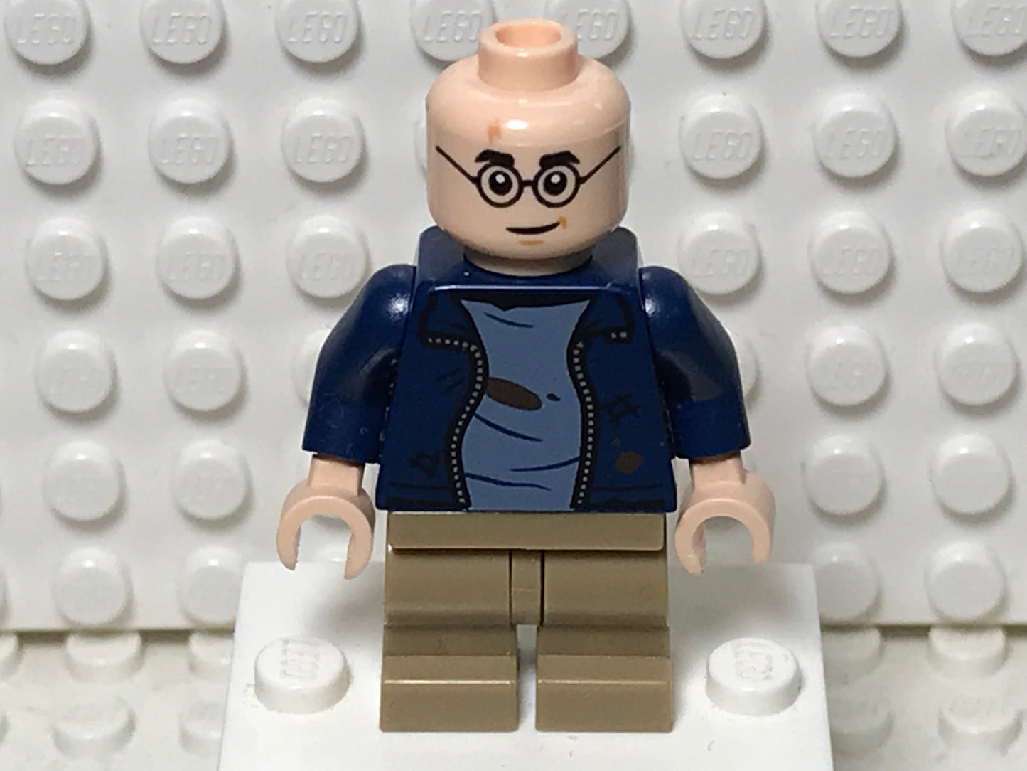 Harry Potter - Dark Blue Open Jacket with Tears and Blood Stains, Plain Arms, Dark Tan Medium Legs, Smile / Angry Mouth, hp326