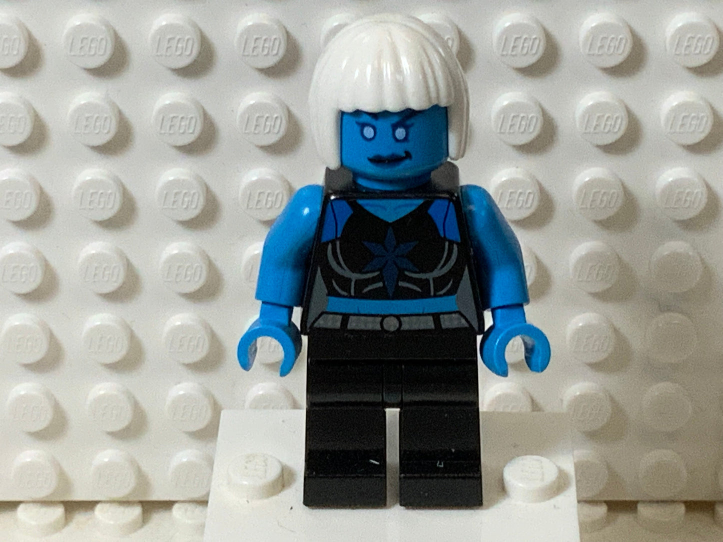 Killer Frost, sh0472 - LEGO® DC Minifigure