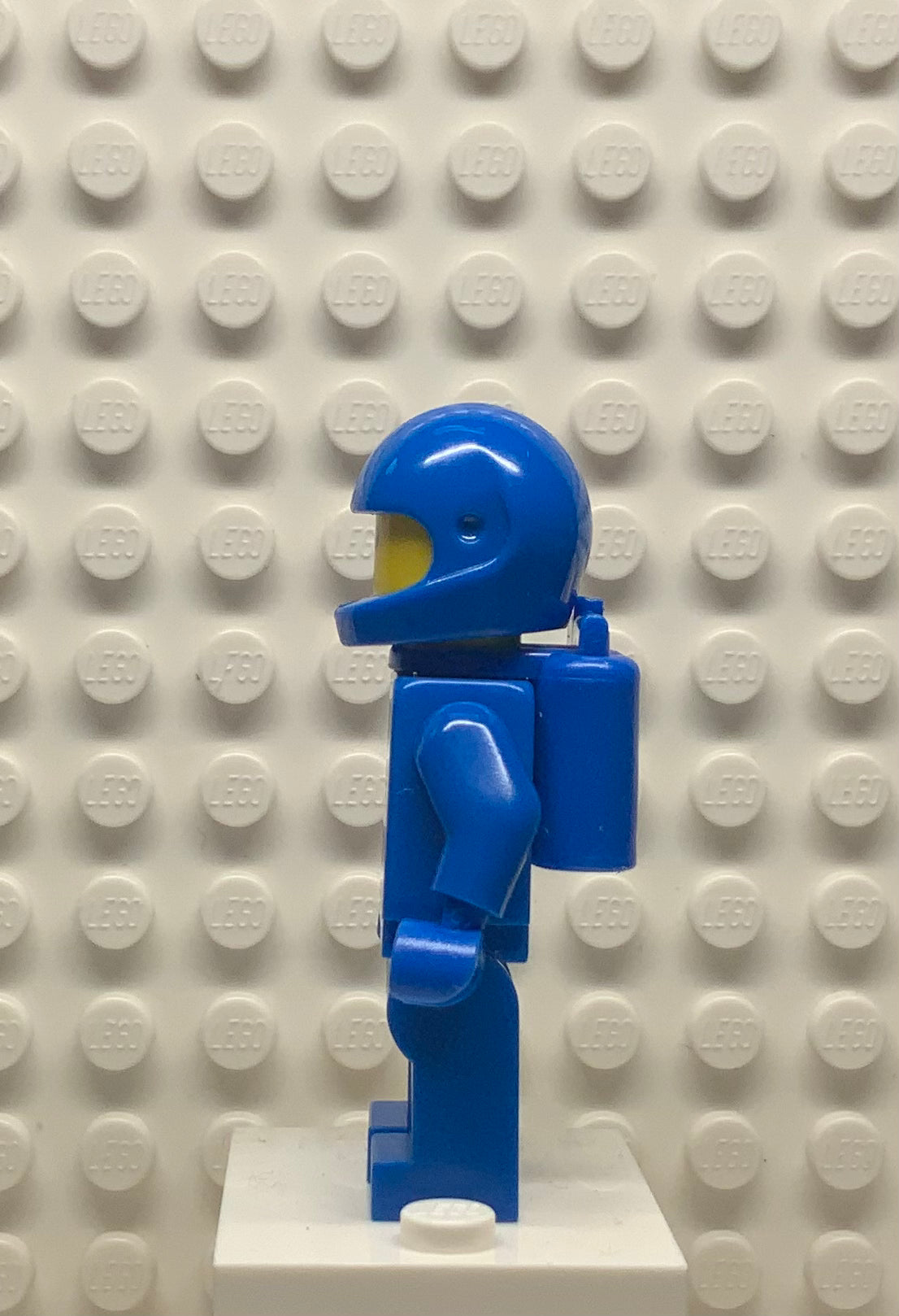 Classic Space-Blue with Air Tanks and Motorcycle Helmet, Brown Eyebrows (Reissue), sp004new2