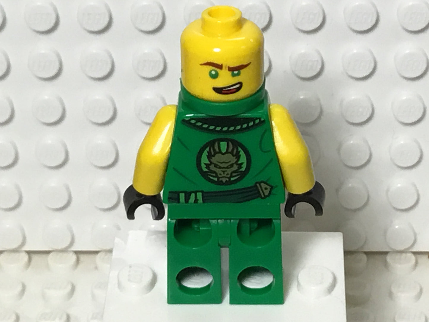 Lloyd - Legacy, Rebooted, Ninjago Logogram 'MANTER' on Torso, njo0574 - LEGO® Ninjago Minifigure