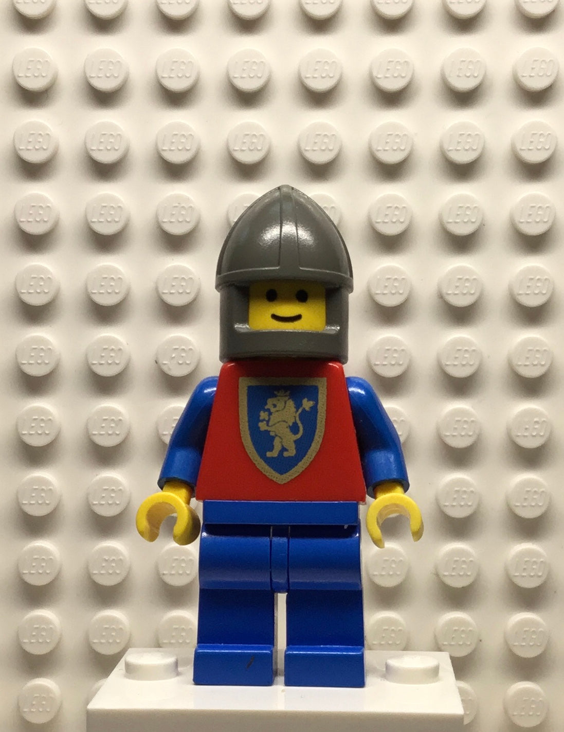 Crusader-Lion, Blue Legs, Dark Gray Chin-Guard, cas114