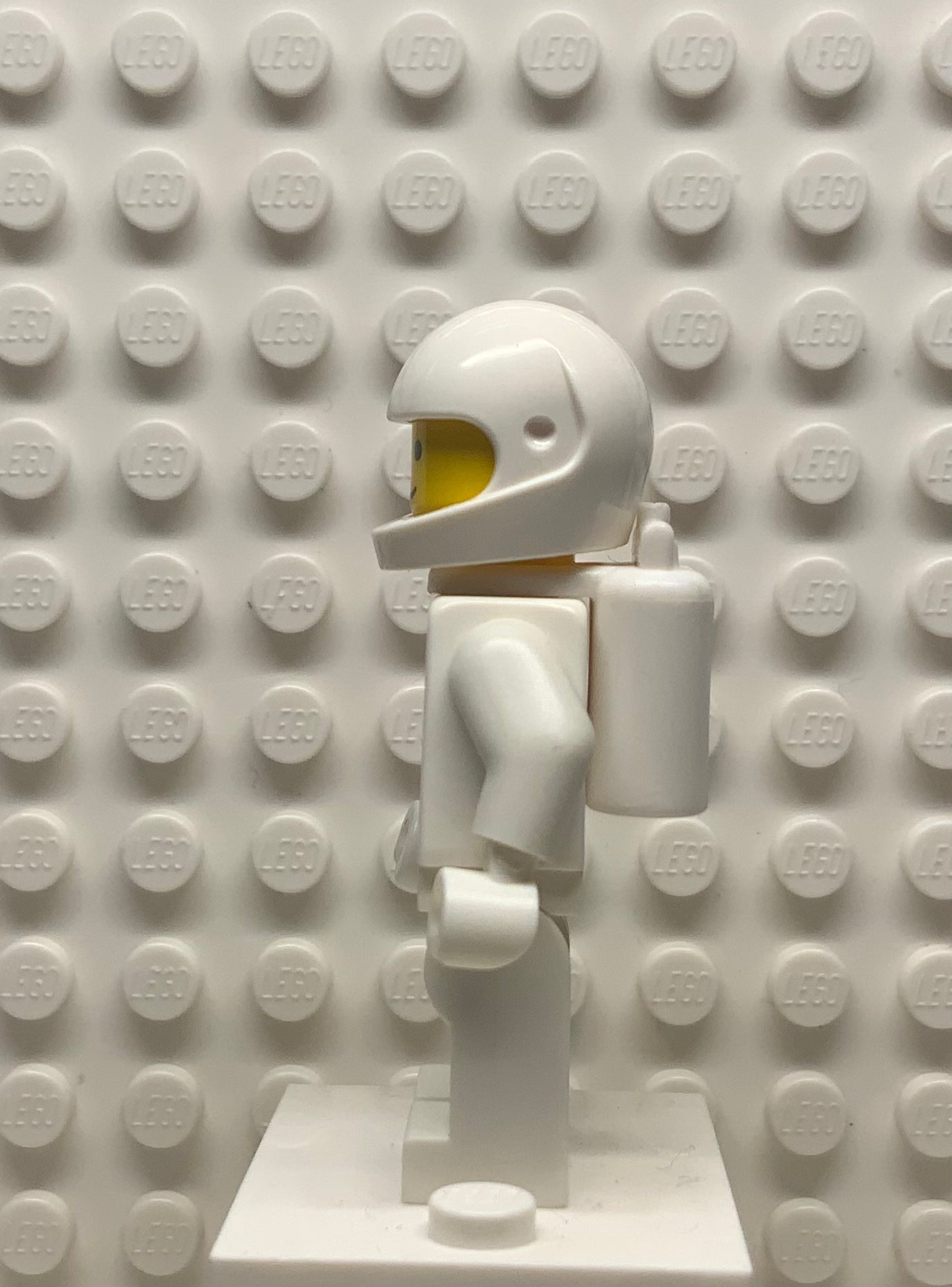 Classic Space-White with Air Tanks and Motorcycle Helmet, High Logo (Second Reissue), sp006new2