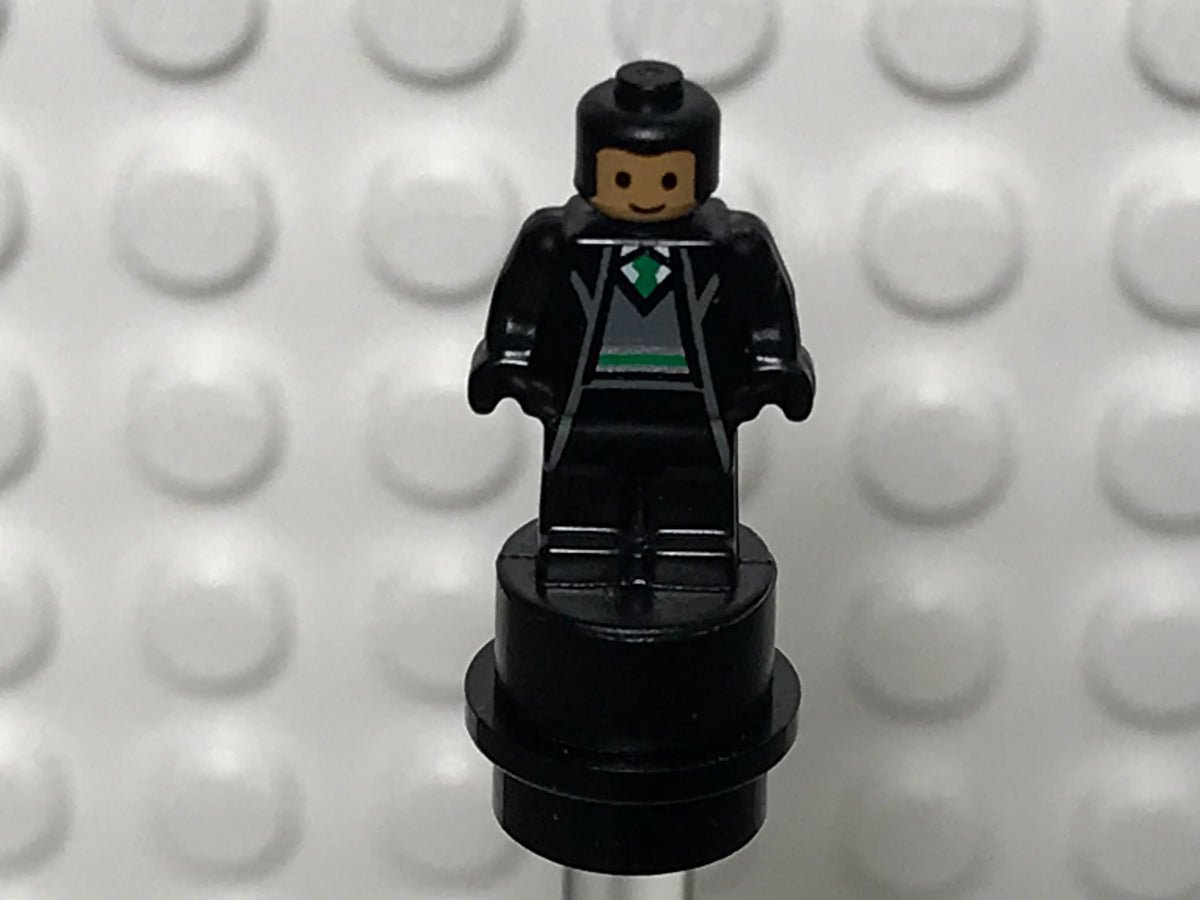 Slytherin Student Statuette/Trophy #1, hpb036