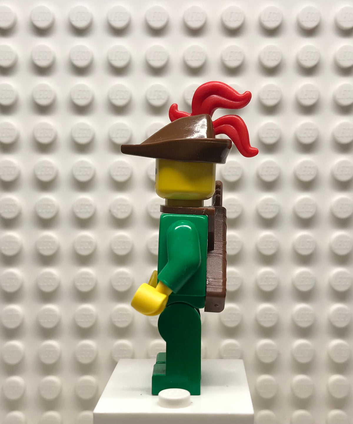 Forestman, Pouch, Brown Hat, Red 3-Feather Plume, Quiver, cas320