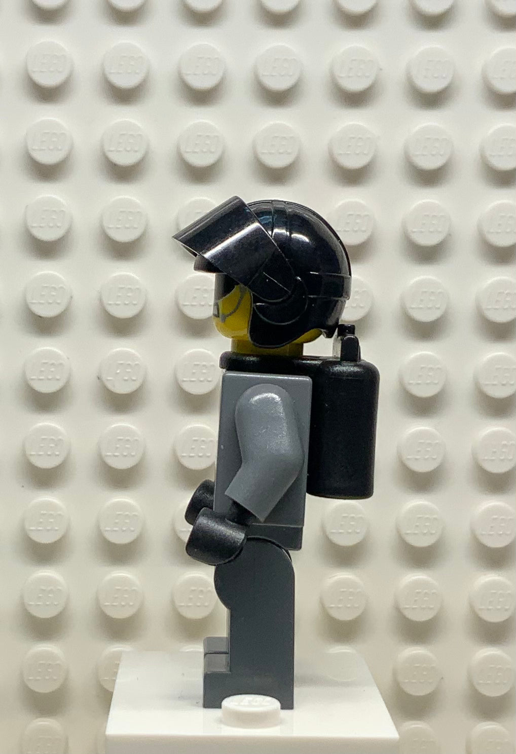 Space Police III Officer 2, Air Tanks, sp095