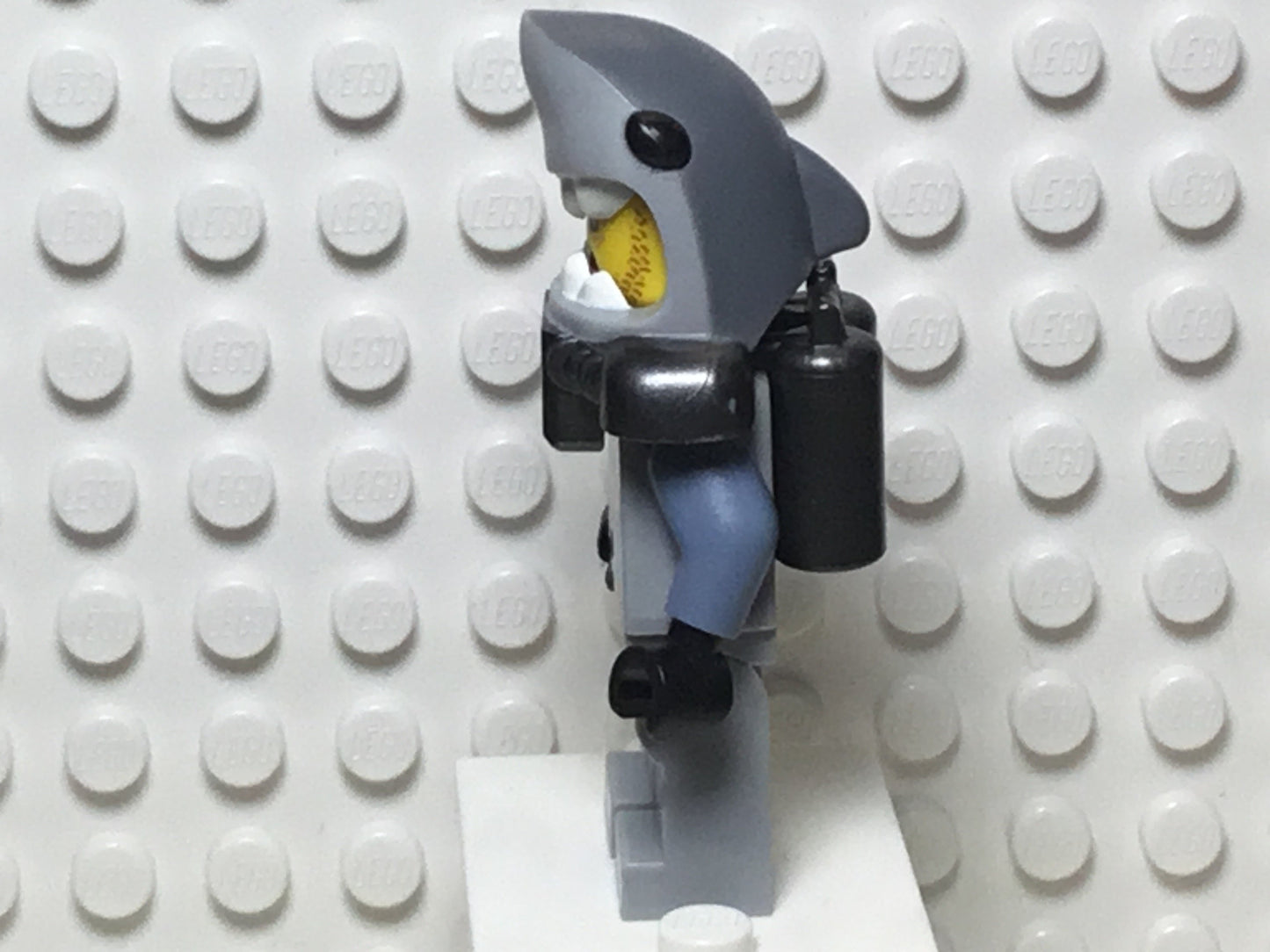 Shark Army Great White, Scuba Suit, Air Tanks, njo0361