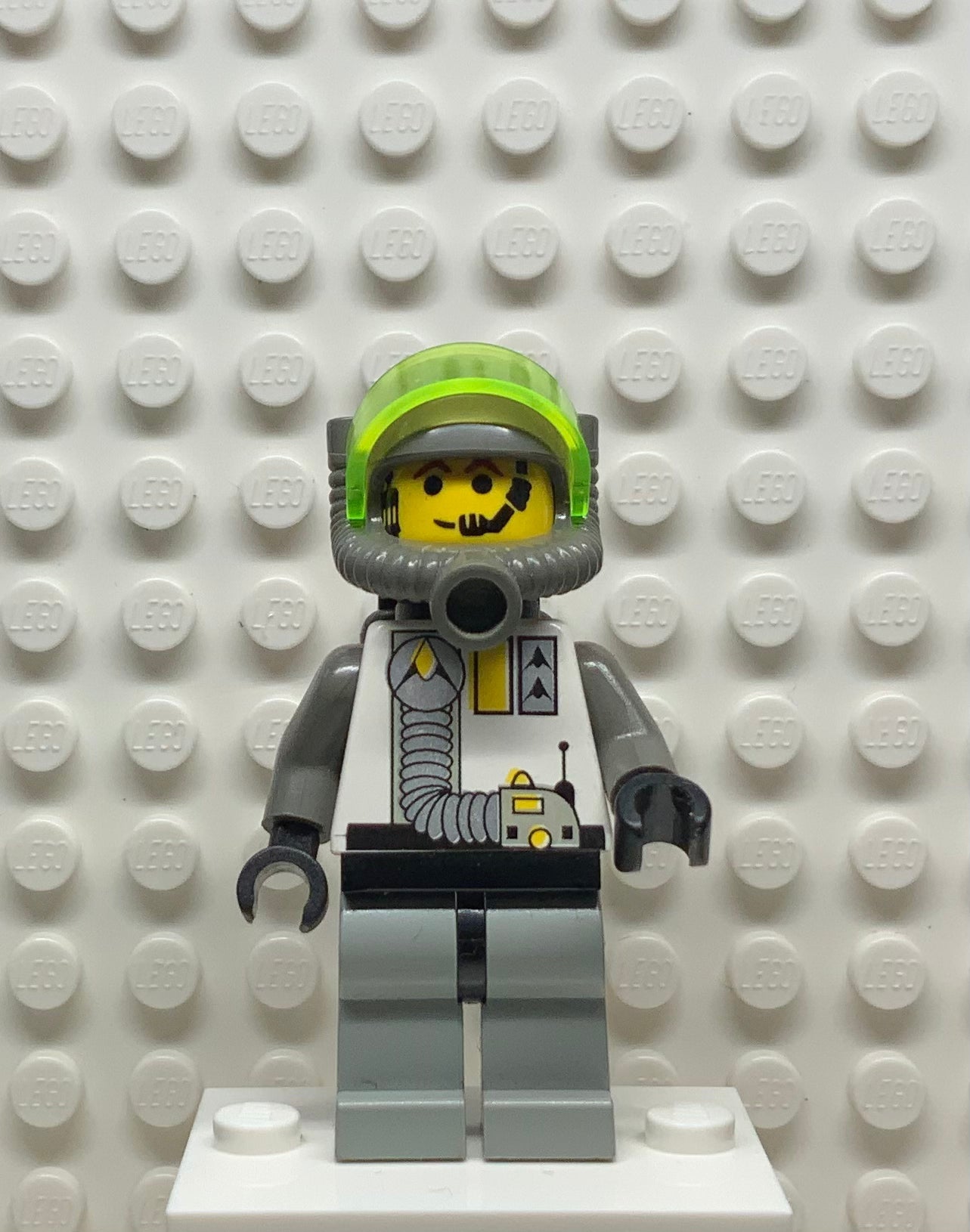 Exploriens, Helmet with Breathing Apparatus and Hose Torso, sp012
