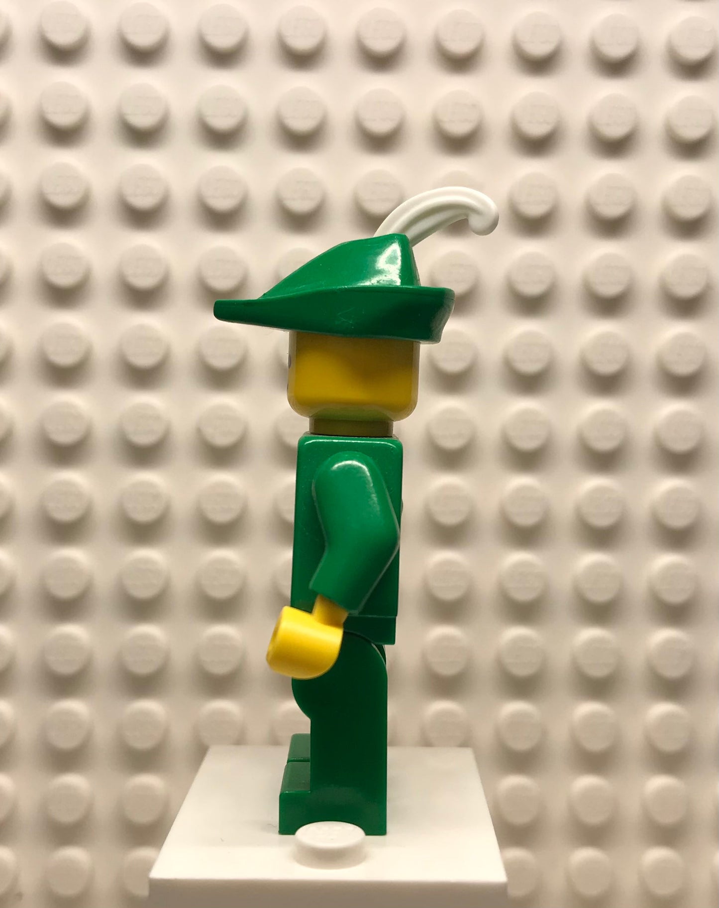 Forestman, Pouch, Green Hat, White Feather, cas124