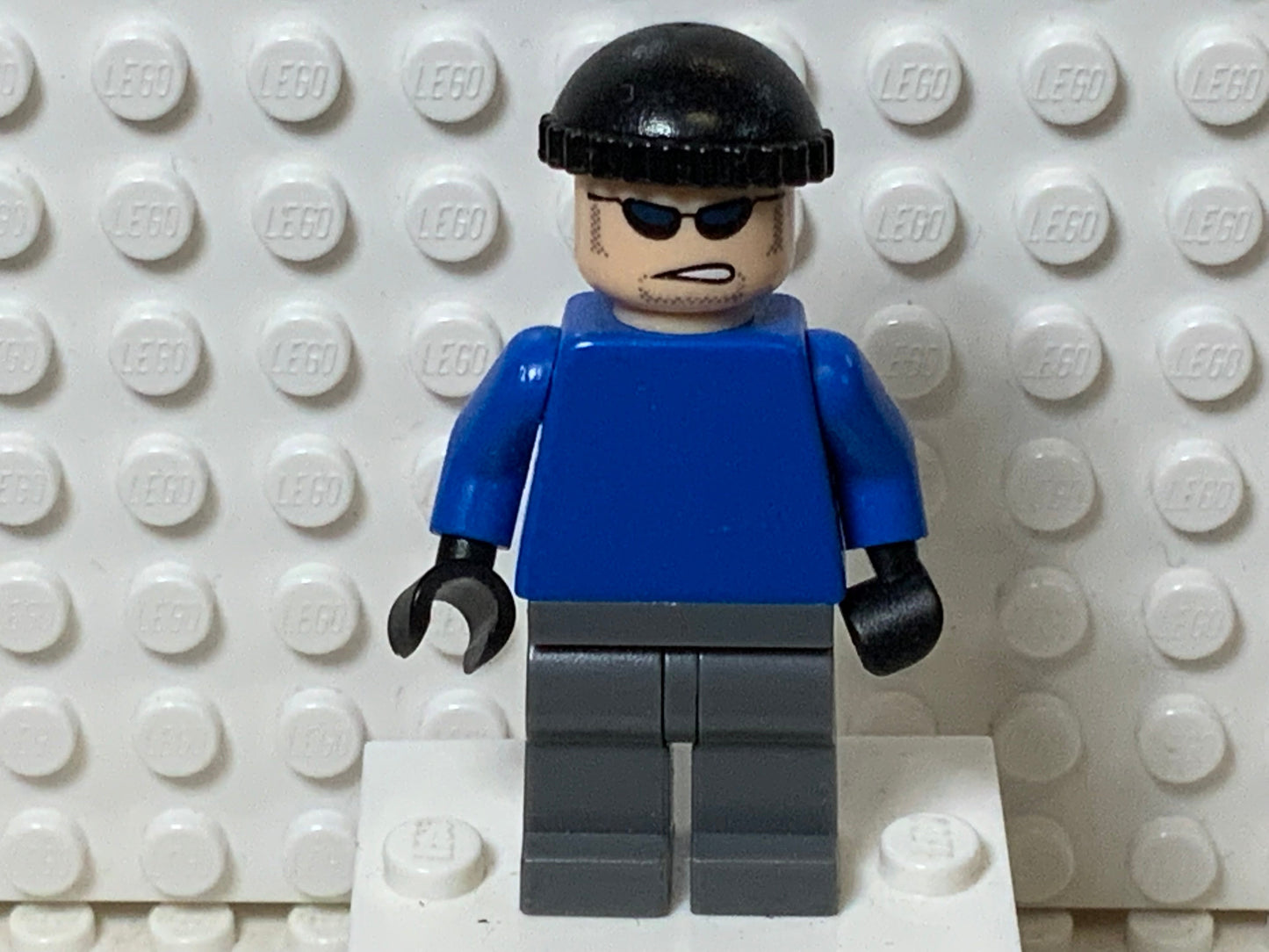 Mr. Freeze's Henchman, bat012 - LEGO® Batman Minifigure